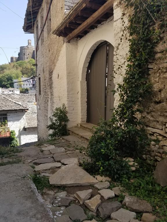 Lori'S Traditional House Gjirokaster Ngoại thất bức ảnh